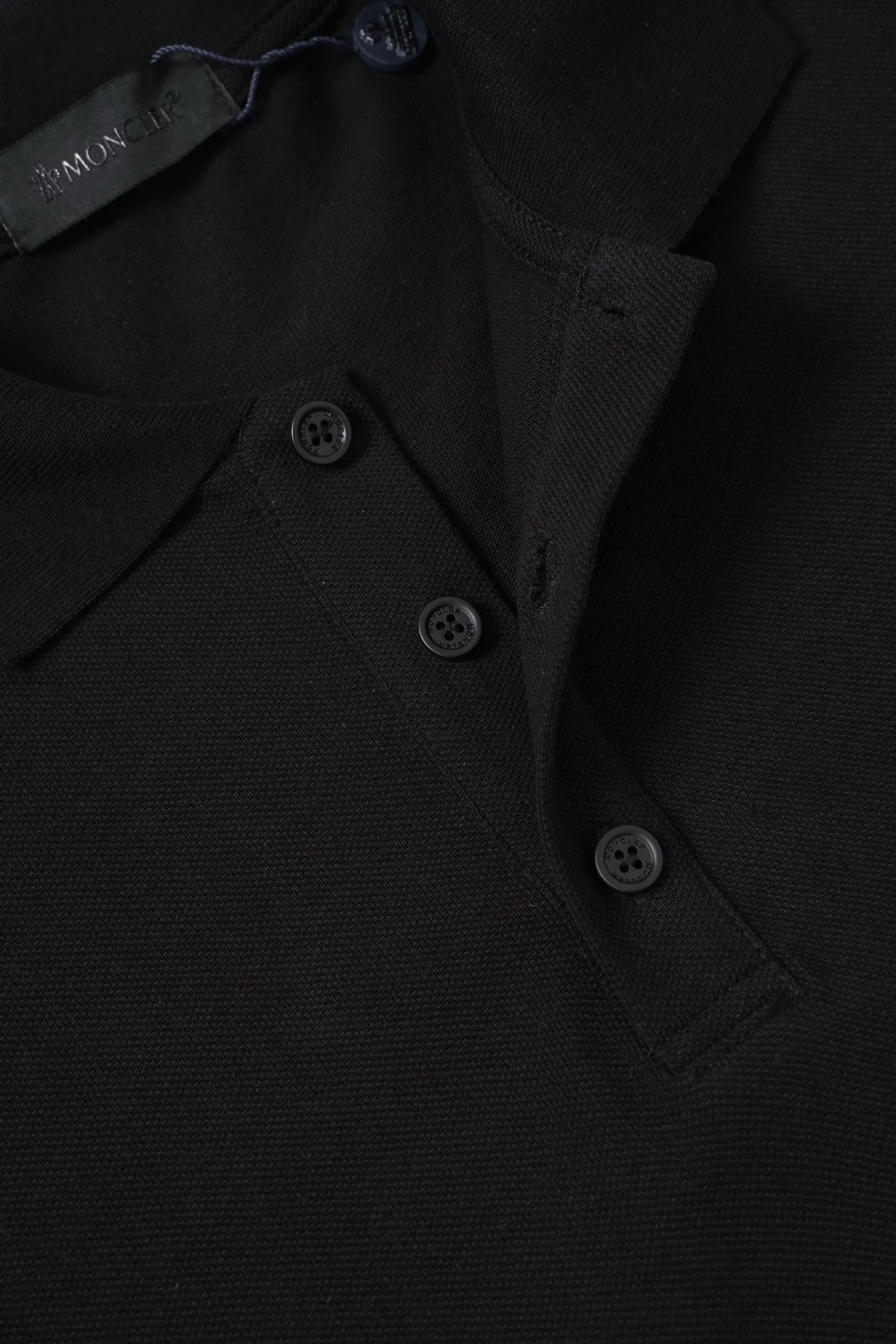 MONCLER logo polo Polo Classic ， 。 Polo ， 。Classic ， 。 • • •Black White Size：S-XL